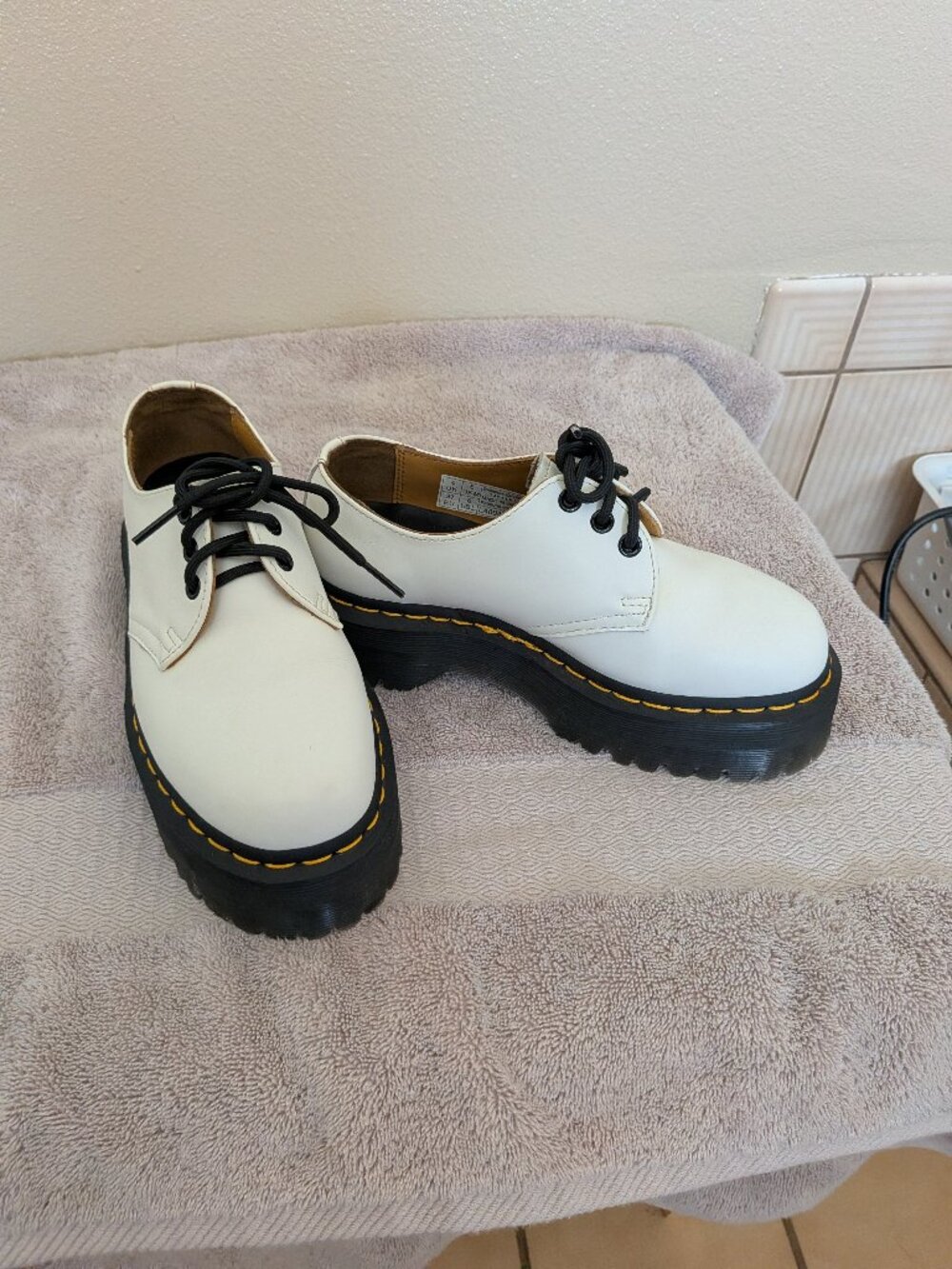 DR. MARTENS AIR WAIR BEX SMOOTH LEATHER OXFORD Shoe - Size 5M - White- NWOT